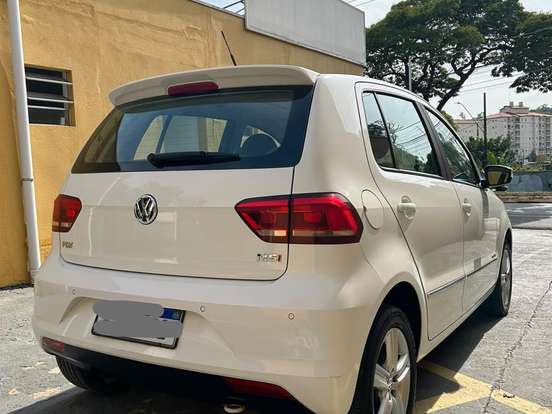 VOLKSWAGEN-FOX-1.6 MSI HIGHLINE 16V FLEX 4P MANUAL VOLKSWAGEN-FOX-2015