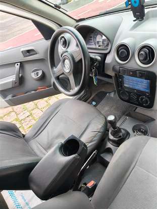 VOLKSWAGEN-GOL-2006