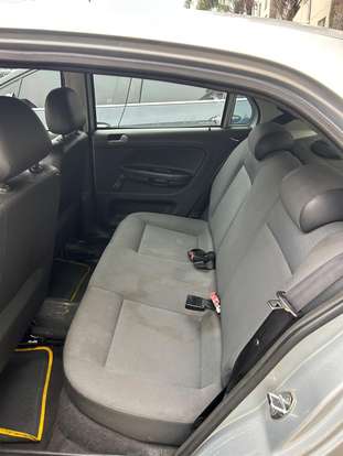VOLKSWAGEN-GOL-1.0 MI 8V FLEX 4P MANUAL G.V VOLKSWAGEN-GOL-2009