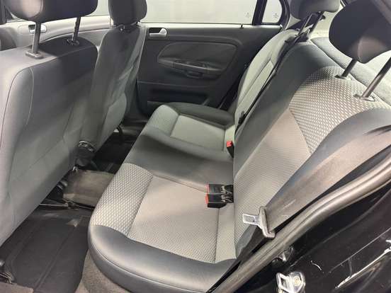 VOLKSWAGEN-GOL-1.0 MI 8V FLEX 4P MANUAL G.V VOLKSWAGEN-GOL-2011