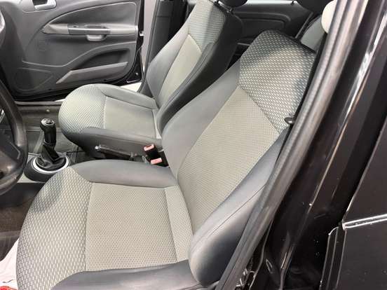VOLKSWAGEN-GOL-1.0 MI 8V FLEX 4P MANUAL G.V VOLKSWAGEN-GOL-2011