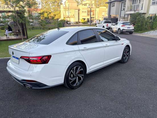 VOLKSWAGEN-JETTA-2023