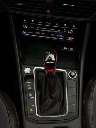 VOLKSWAGEN-JETTA-2025
