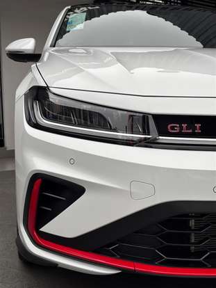 VOLKSWAGEN-JETTA-2025