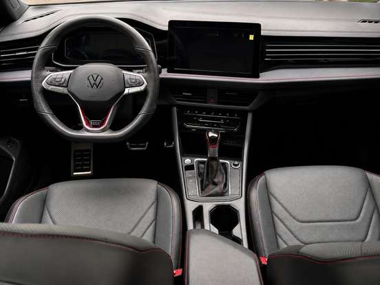 VOLKSWAGEN-JETTA-2025