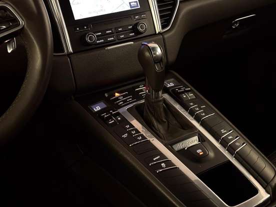 VOLKSWAGEN-JETTA-2025