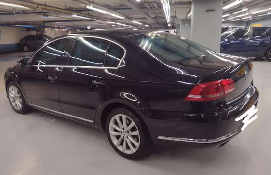 VOLKSWAGEN-PASSAT-2012