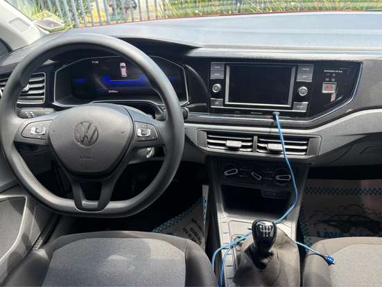 VOLKSWAGEN-POLO-2023