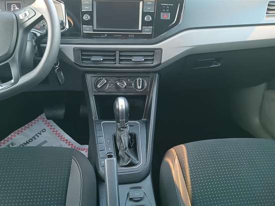 VOLKSWAGEN-POLO-1.0 200 TSI COMFORTLINE AUTOMÁTICO VOLKSWAGEN-POLO-2018