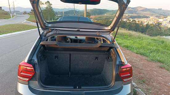 VOLKSWAGEN-POLO-2018