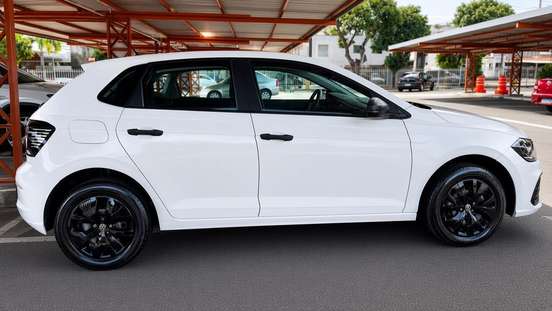 VOLKSWAGEN-POLO-2023