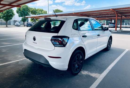 VOLKSWAGEN-POLO-2023