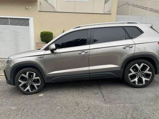 VOLKSWAGEN-TAOS-2025