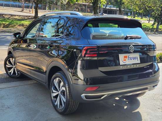 VOLKSWAGEN-T-CROSS-2021