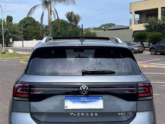 VOLKSWAGEN-T-CROSS-1.4 250 TSI TOTAL FLEX HIGHLINE AUTOMÁTICO VOLKSWAGEN-T-CROSS-2023