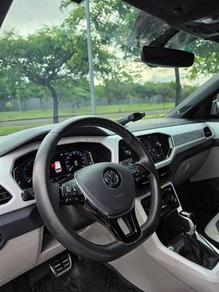VOLKSWAGEN-T-CROSS-2020