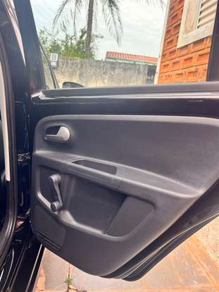 VOLKSWAGEN-UP-2018