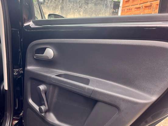 VOLKSWAGEN-UP-1.0 MPI MOVE UP 12V FLEX 4P AUTOMATIZADO VOLKSWAGEN-UP-2018