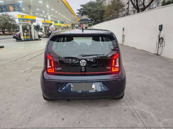 VOLKSWAGEN-UP-2015