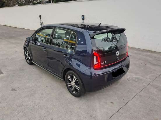 VOLKSWAGEN-UP-2015