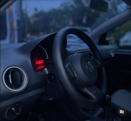 VOLKSWAGEN-UP-2014