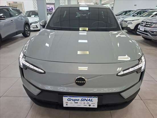 VOLVO-EX30-2024