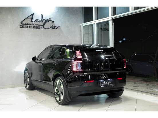 VOLVO-EX30-2024