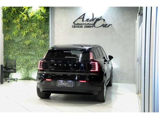 VOLVO-EX30-2024