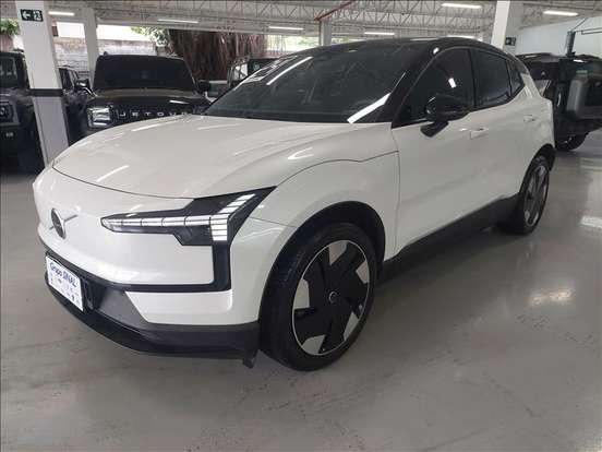 VOLVO-EX30-2024