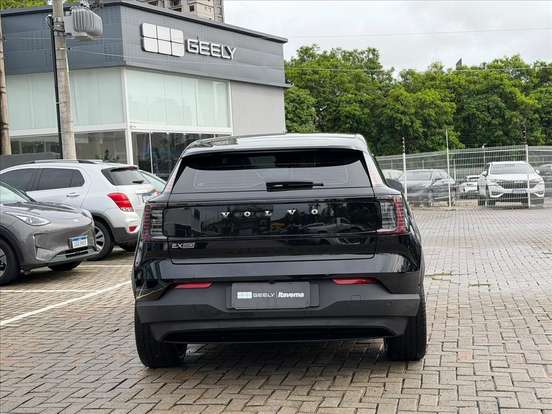 VOLVO-EX30-2024