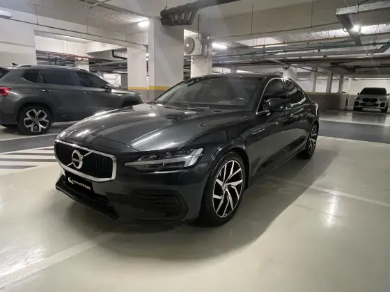 VOLVO S60 2.0 T4 MOMENTUM GASOLINA 4P AUTOMÁTICO