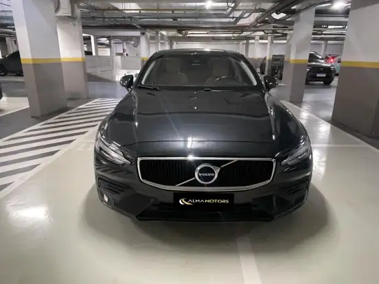 VOLVO-S60-2.0 T4 MOMENTUM GASOLINA 4P AUTOMÁTICO VOLVO-S60-2019