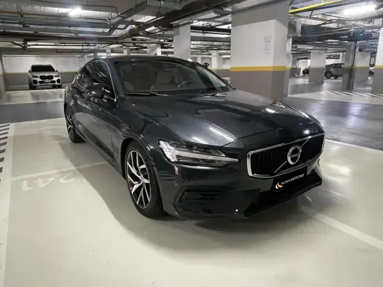 VOLVO-S60-2.0 T4 MOMENTUM GASOLINA 4P AUTOMÁTICO VOLVO-S60-2019