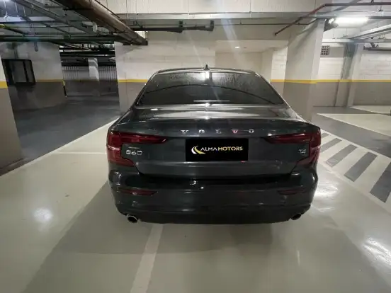 VOLVO-S60-2.0 T4 MOMENTUM GASOLINA 4P AUTOMÁTICO VOLVO-S60-2019