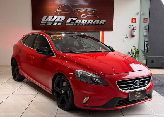 VOLVO V40 2.0 T5 R DESIGN TURBO GASOLINA 4P AUTOMÁTICO
