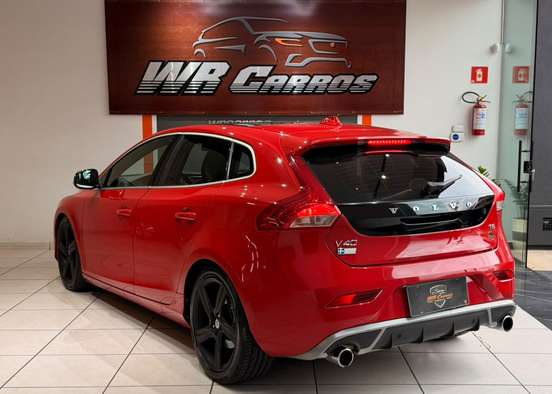 VOLVO-V40-2.0 T5 R DESIGN TURBO GASOLINA 4P AUTOMÁTICO VOLVO-V40-2014