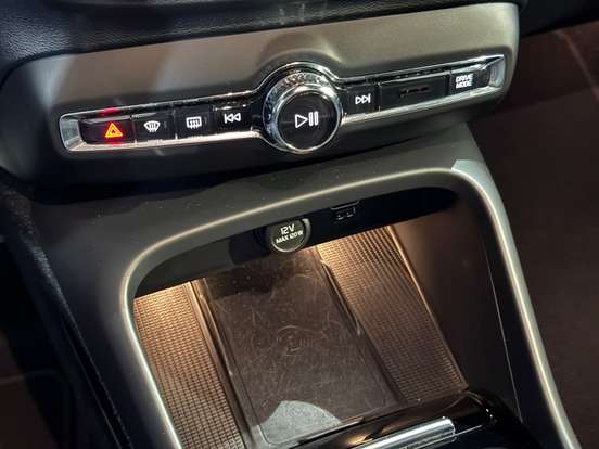 VOLVO-XC40-2.0 T4 GASOLINA GEARTRONIC VOLVO-XC40-2019
