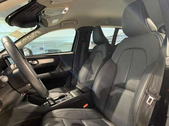 VOLVO-XC40-2.0 T4 GASOLINA MOMENTUM GEARTRONIC VOLVO-XC40-2020