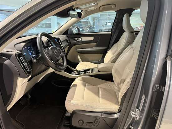 VOLVO-XC40-2.0 T5 GASOLINA MOMENTUM AWD GEARTRONIC VOLVO-XC40-2018