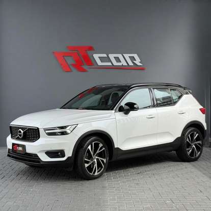 VOLVO-XC40-2019