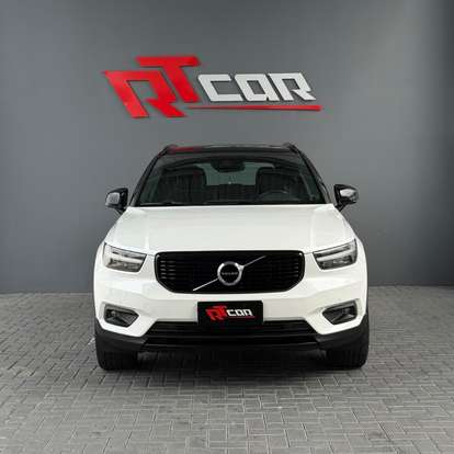 VOLVO-XC40-2019