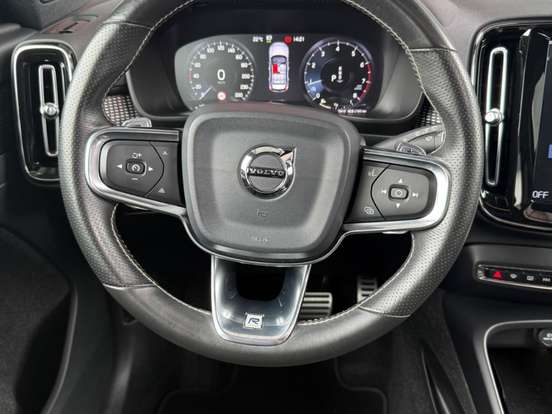 VOLVO-XC40-2.0 T5 GASOLINA R-DESIGN AWD GEARTRONIC VOLVO-XC40-2019