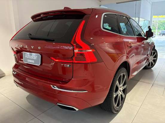 VOLVO-XC60-2018