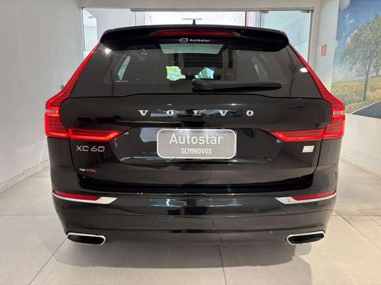VOLVO-XC60-2021