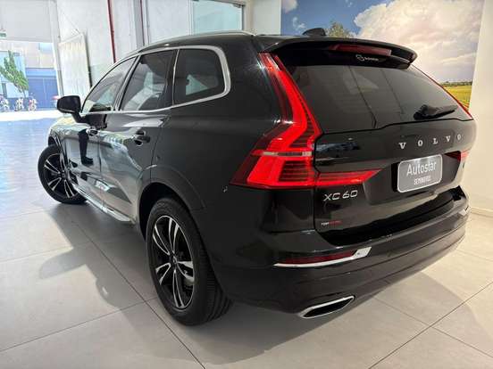 VOLVO-XC60-2021