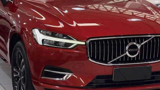 VOLVO-XC60-2020
