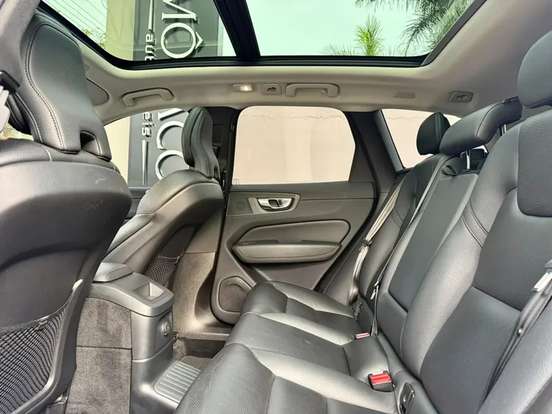 VOLVO-XC60-2023