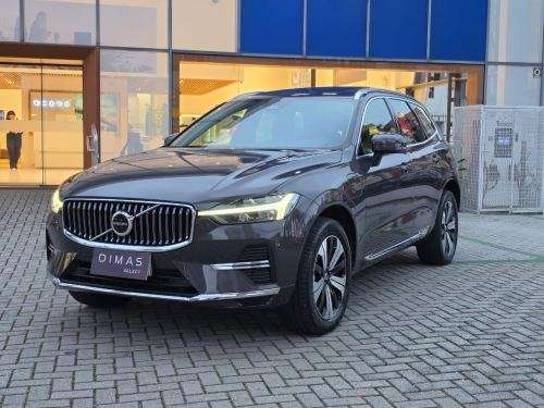 VOLVO-XC60-2025