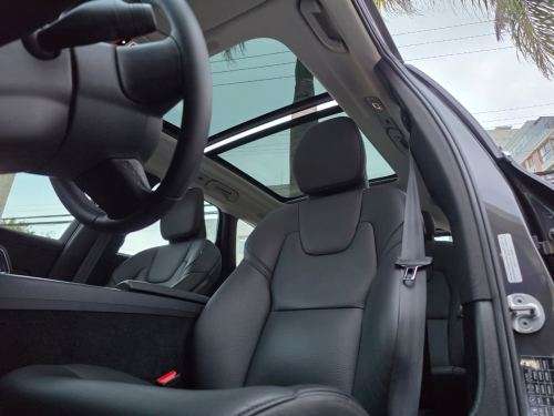 VOLVO-XC60-2025