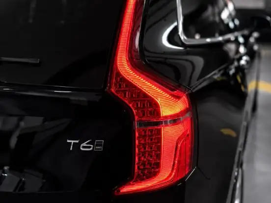 VOLVO-XC90-2.0 MOMENTUM TURBO GASOLINA 4P 4X4 AUTOMÁTICO VOLVO-XC90-2015